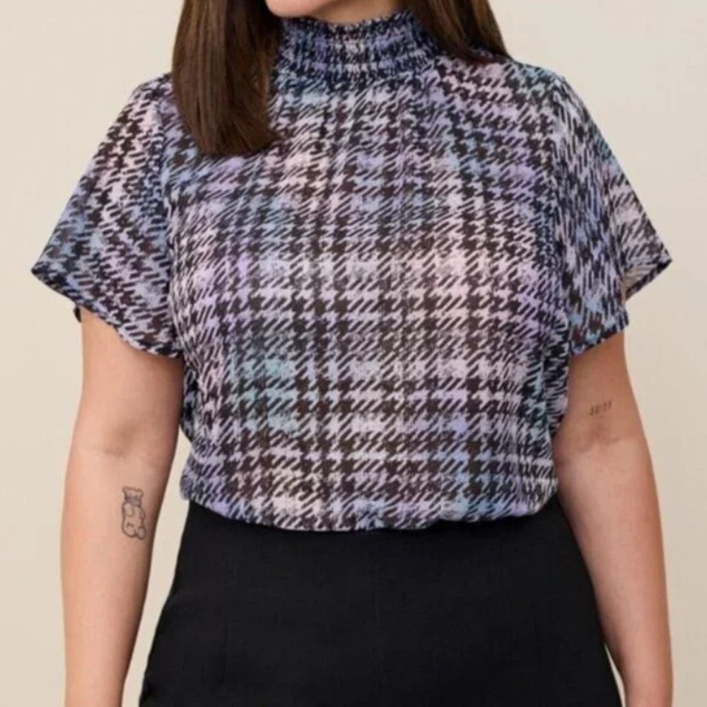 Torrid Houndstooth High-neck Smocked Chiffon Flutter Sleeve Blouse Size 2